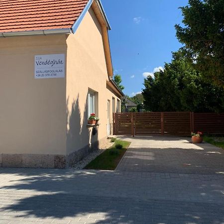 Ica Vendeghaz Apartment Sutto Exterior foto